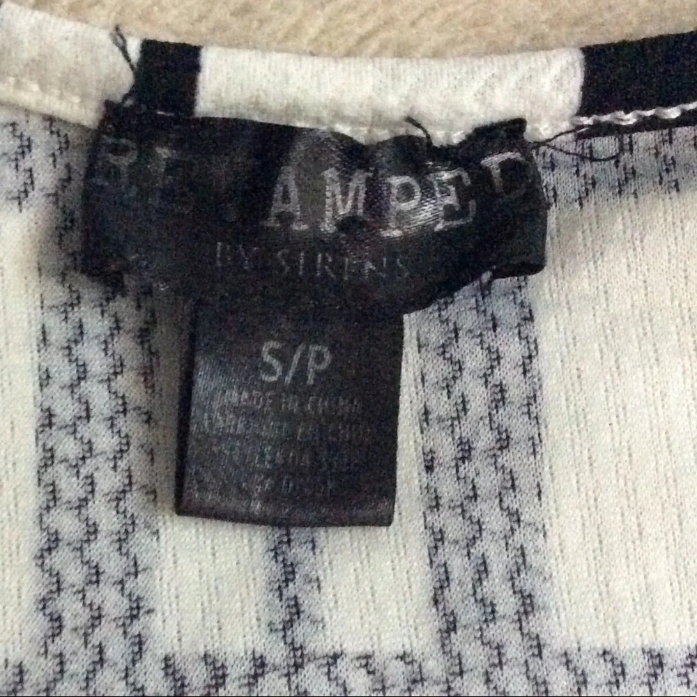 Retro black and white jersey v-neck crop top - Picture 4 of 6